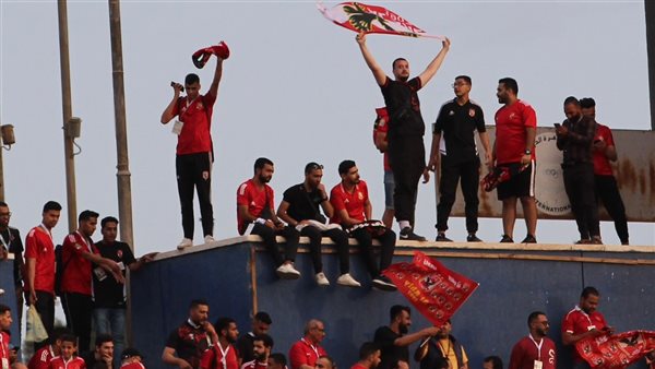 جماهير الأهلي تزين مدرجات ستاد القاهرة في مباراة الوداد المغربي "صور"